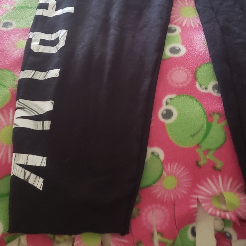 Capris - Picture 2 of 3